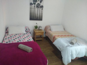 CasaAlicante Private Apartment Condo for up to 5 people Zentrale Wohnung AC Bedroom Klimaanlage